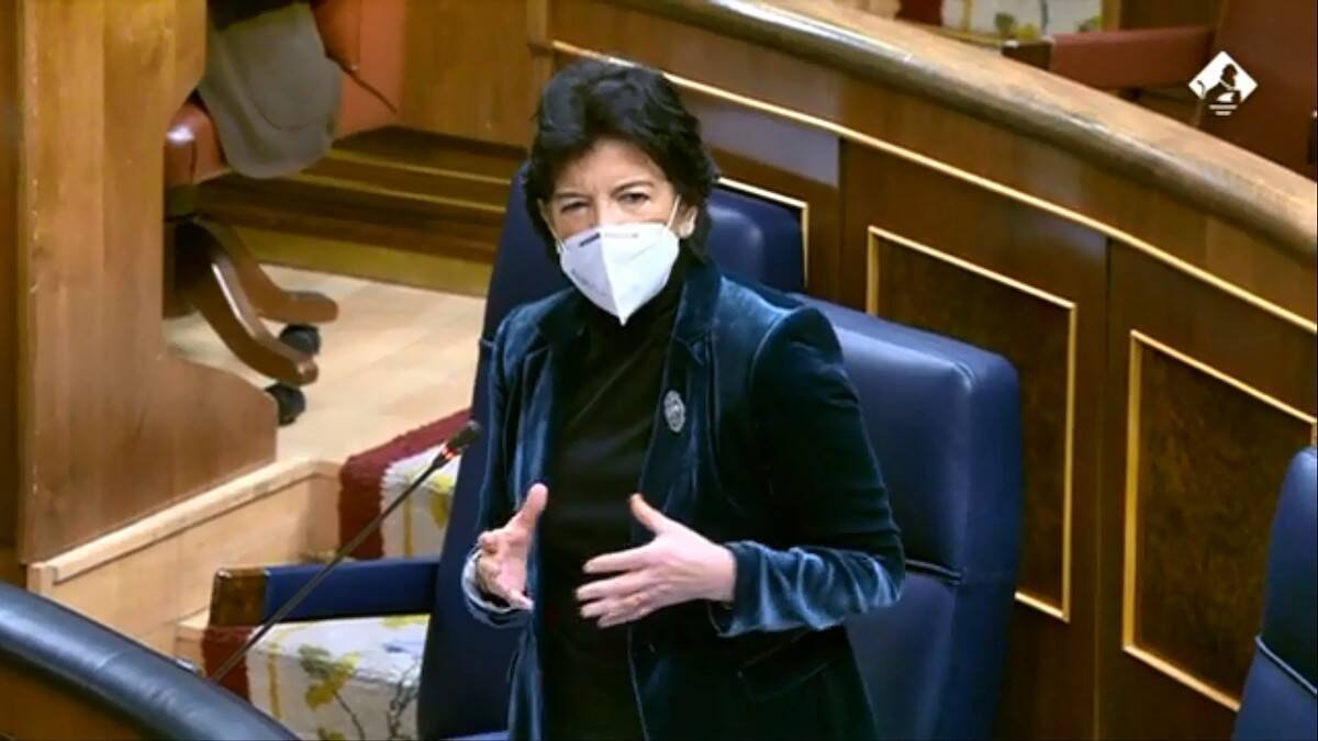 La insensibilidad de Isabel Celaá hacia la situación personal que acababa de citar el diputado Juan José Matarí ha causado tal asombro en las redes sociales que a posteriori la ministra de Educación tuvo que esbozar una disculpa.