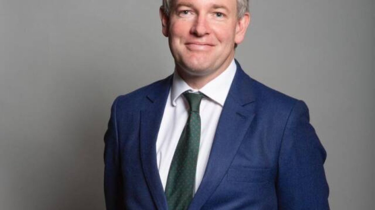 Danny Kruger preside el grupo parlamentario 