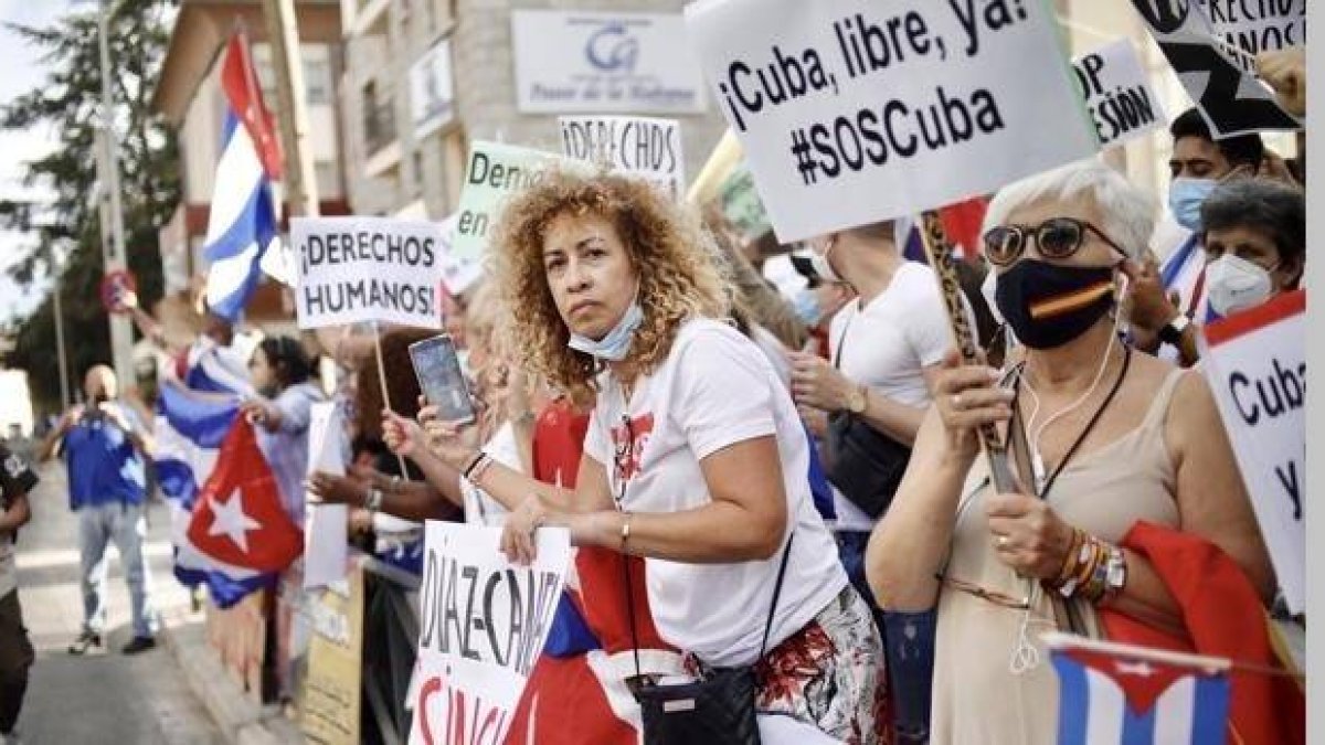 Manifestación en Madrid pidiendo libertades para Cuba - foto de Guillermo Navarro en ABC