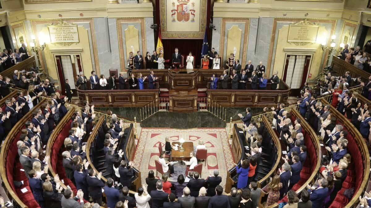 La fiebre legislativa de los parlamentos obedece a la pretensión de crearlo todo de la nada. Foto: Congreso de los Diputados español. Congreso.es.