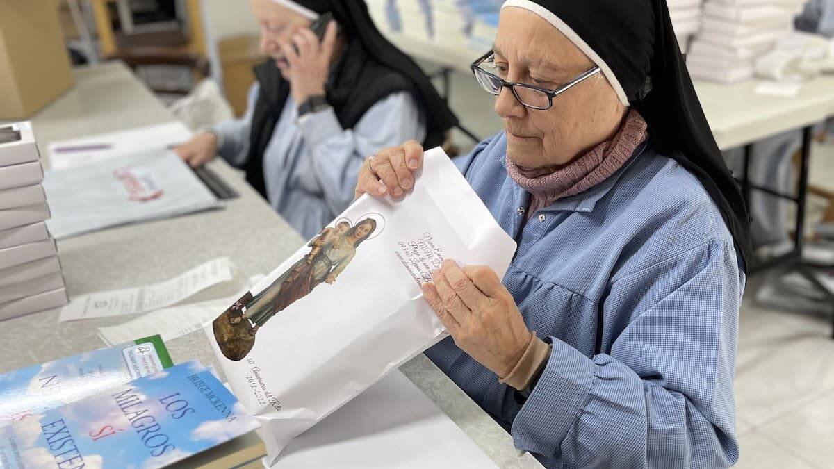 Los beneficios obtenidos por la venta del pack conmemorativo de las dominicas de Lerma irán destinados a las religiosas de su congregación que permanecen en Ucrania.