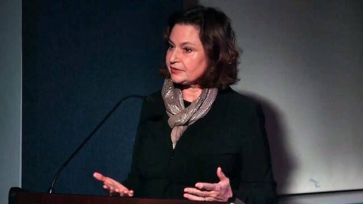 Mary Eberstadt señala el alto precio en desintegración social que estamos pagando por la secularización, en muchos casos sin ser conscientes de ello. Foto: captura canal de Youtube Sheen Talks.