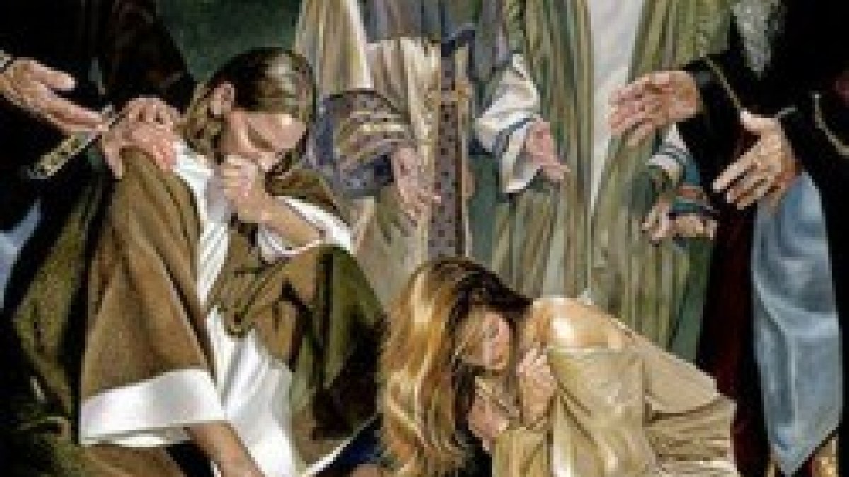 Los fariseos le traen una mujer sorprendida en adulterio