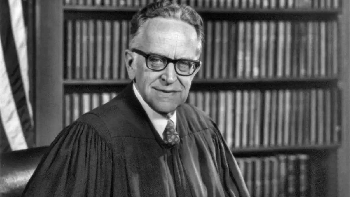 Harry Blackmun fue el redactor de la sentencia Roe vs Wade, una de las más controvertidas en la historia judicial de Estados Unidos.