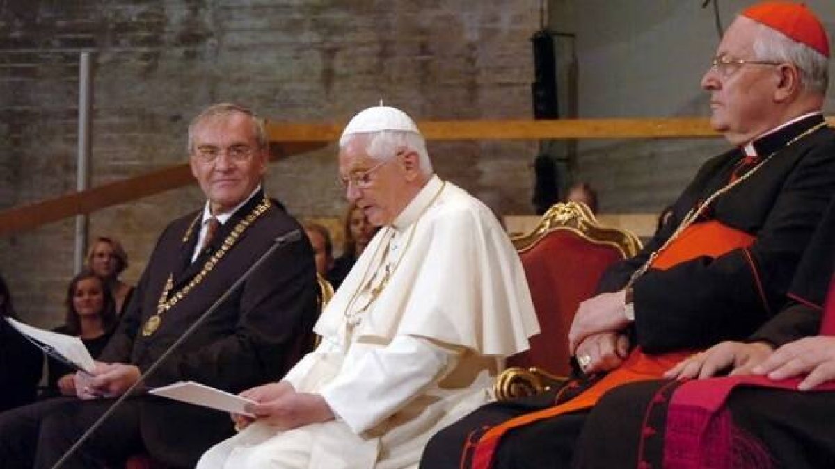 En su discurso, Benedicto XVI solo pretendía mostrar la inconsistencia de transmitir la fe por medio de la violencia. El tiempo y las repercusiones contra sus palabras le dieron la razón.