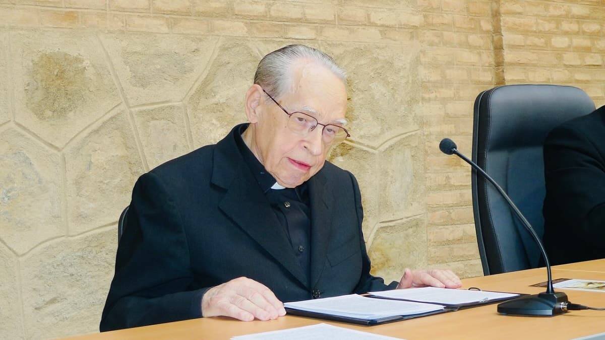El padre Mendizábal falleció en 2018 a los 92 años de edad, tras 77 años en la Compañía de Jesús y 65 años como sacerdote.