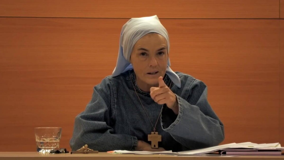 La Madre Verónica habló a los jóvenes sobre la verdadera libertad
