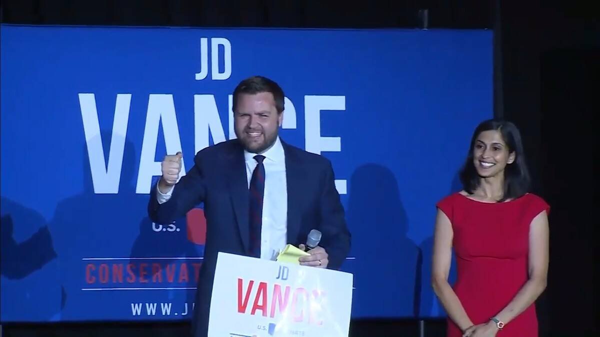 J.D. Vance y su esposa celebran este martes su victoria en las primarias republicanas para un escaño por Ohio en el Senado. Unas elecciones que han adquirido dimensión nacional porque servían de test real al tirón electoral que mantiene Donald Trump.