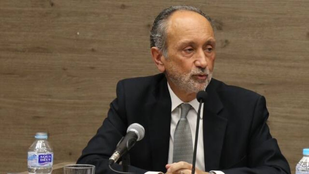 El historiador Alberto Bárcena repasa las persecuciones al Sagrado Corazón d Jesús a lo largo de la historia y detalla aspectos poco conocidos relacionados a esta devoción, como es su 