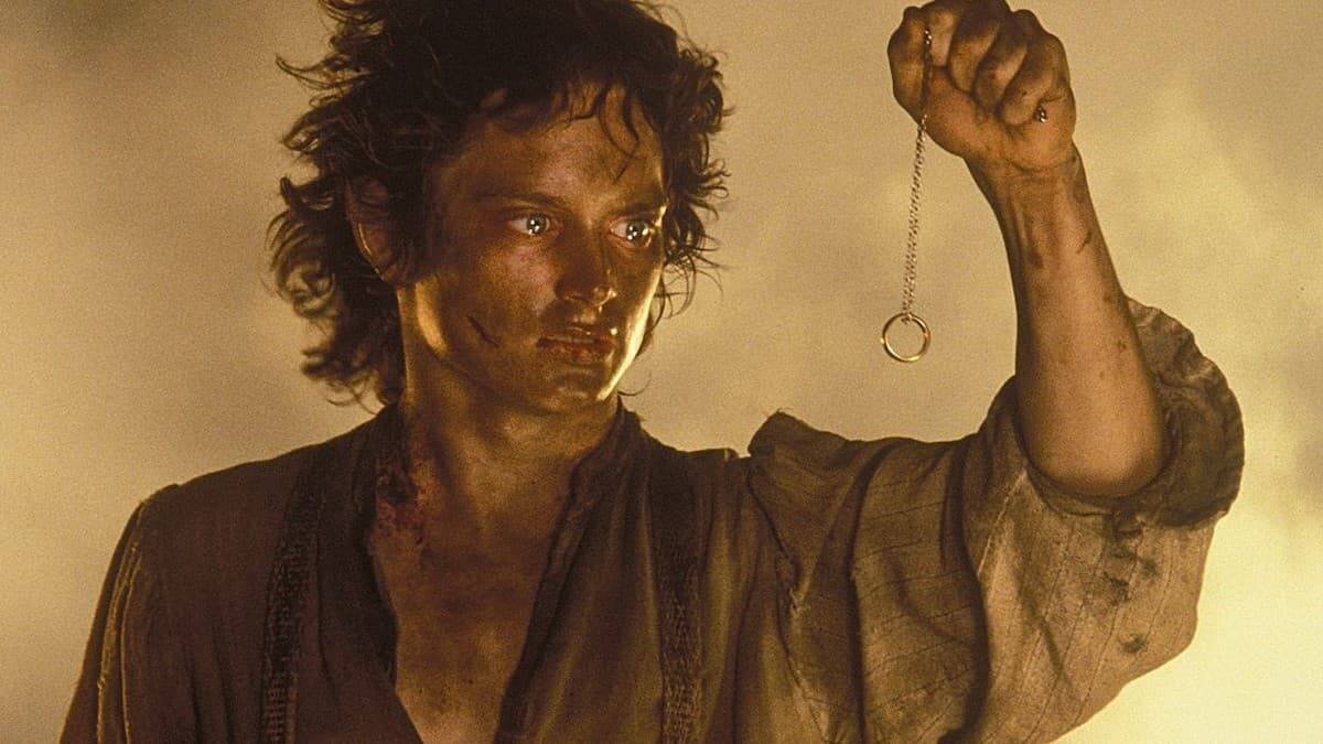 Frodo (Elijah Wood) en «El Señor de los Anillos: la Comunidad del Anillo» (Peter Jackson, 2000): un líder hecho con autoridad y sacrificio por la obra común.