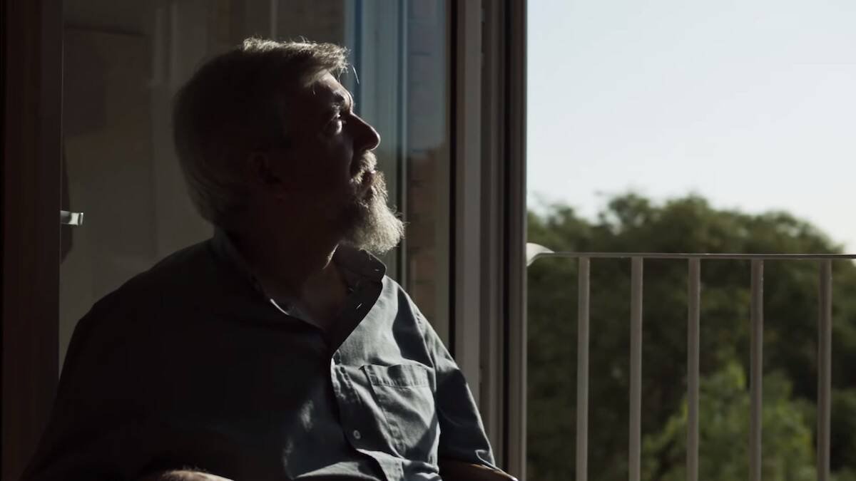 «Procuremos estar cerca de los que están agotados, de los que están desesperados, sin esperanza», pide el Papa. En la imagen, Paco Segarra, bloguero en ReL.