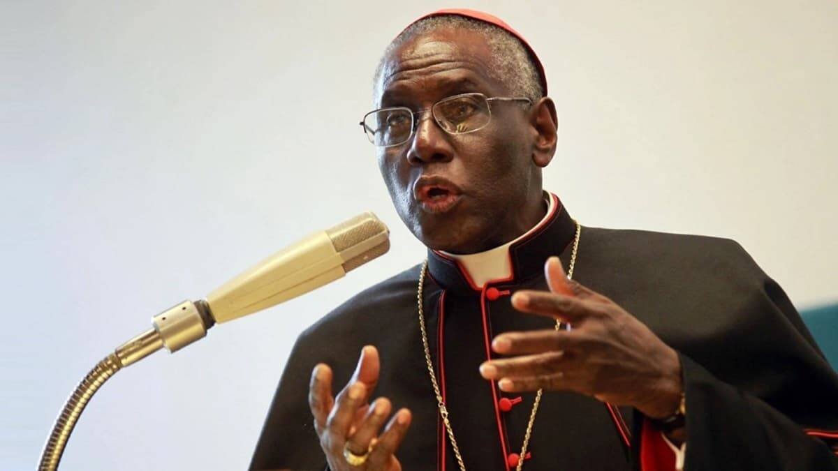 El cardenal Sarah afrontó en la conferencia celebrada en septiembre en Francia el futuro de la Iglesia en Europa