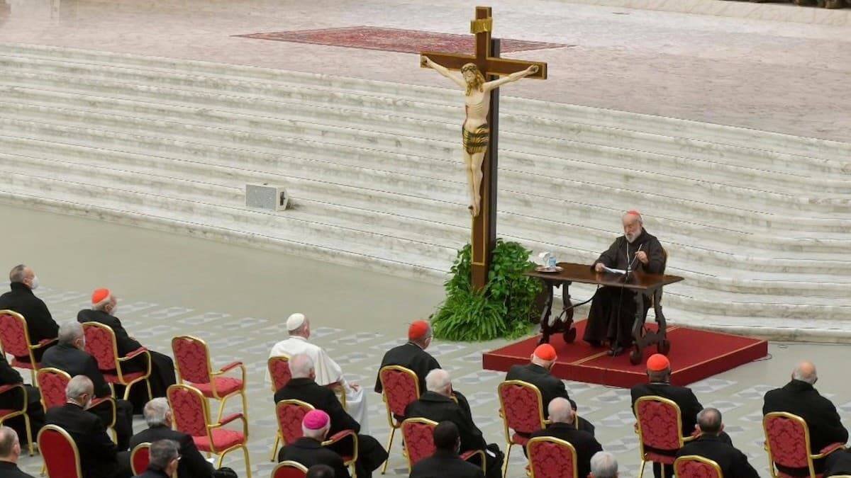 El servicio del que es ejemplo el lavatorio de los pies de la Última Cena es, ante todo, servicio a Dios, explicó el cardenal Cantalamessa en su última meditación de Cuaresma.