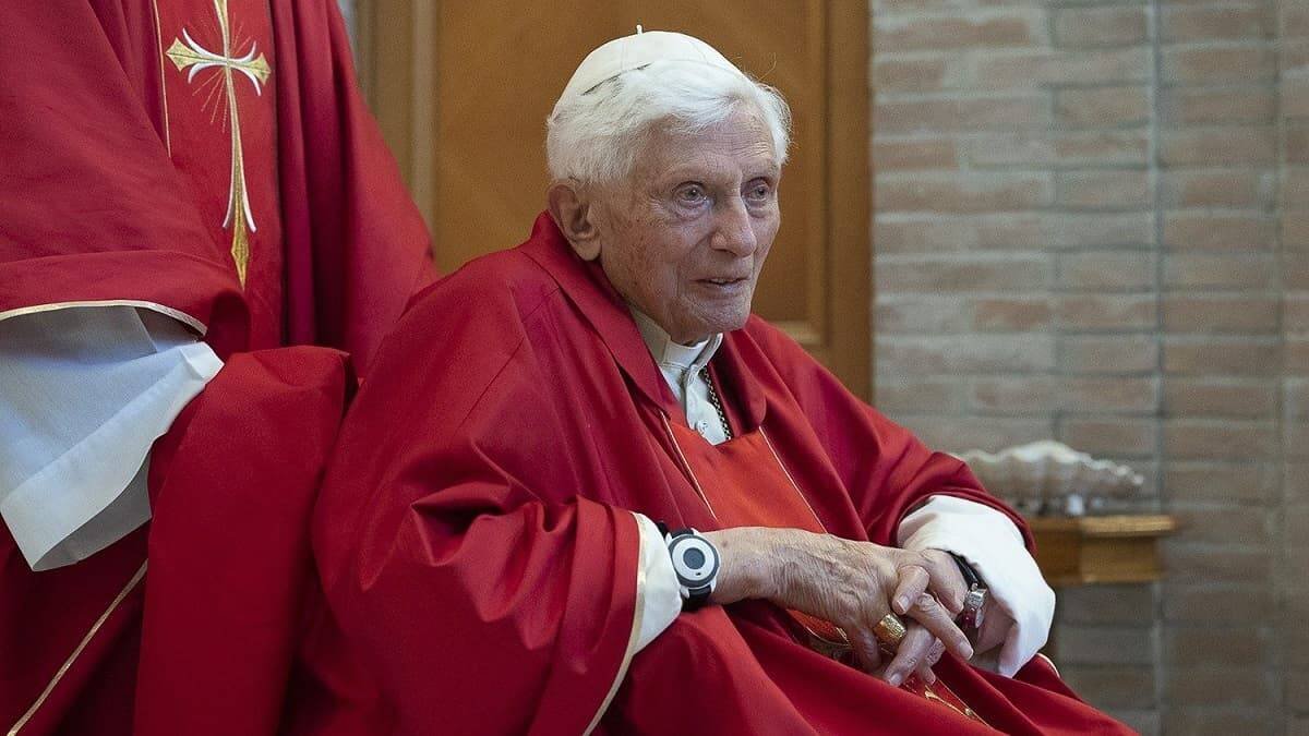 Benedicto XVI ha pedido perdón a todas las víctimas de abusos producidas por miembros de la Iglesia / Vatican Media
