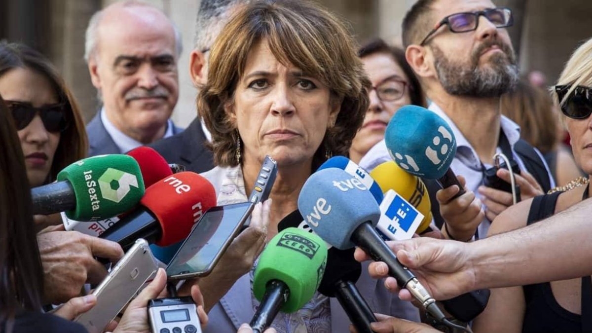 Dolores Delgado, fiscal general nombrada por Pedro Sánchez tras haber sido su ministra de Justicia, ha anunciado una investigación general sobre la Iglesia.