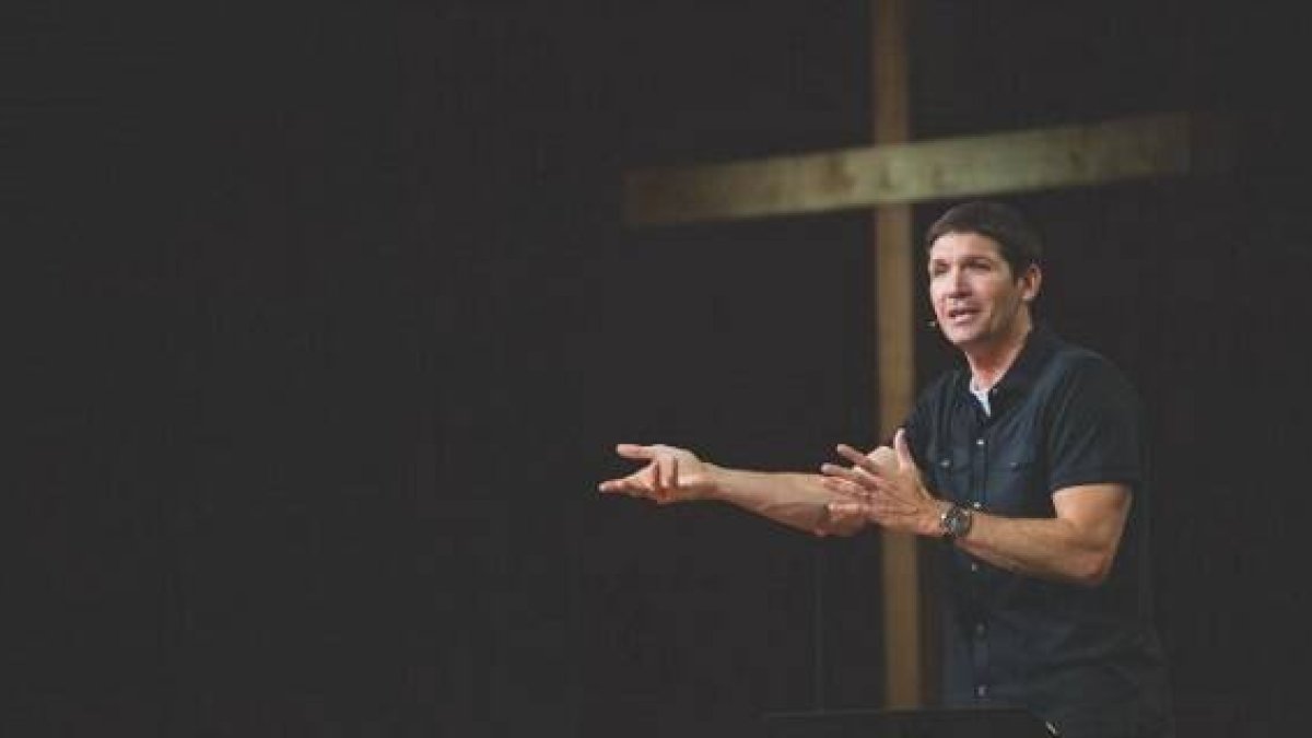 Matt Chandler predicando... pero más interesante es su experiencia seleccionando hombres capaces de evangelizar