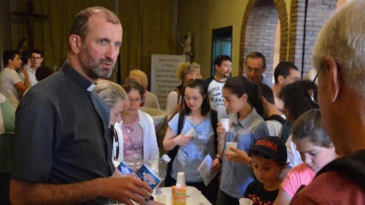 El padre Benoît Moradei, rector del seminario, da más detalles sobre la suspensión de las ordenaciones en Toulon