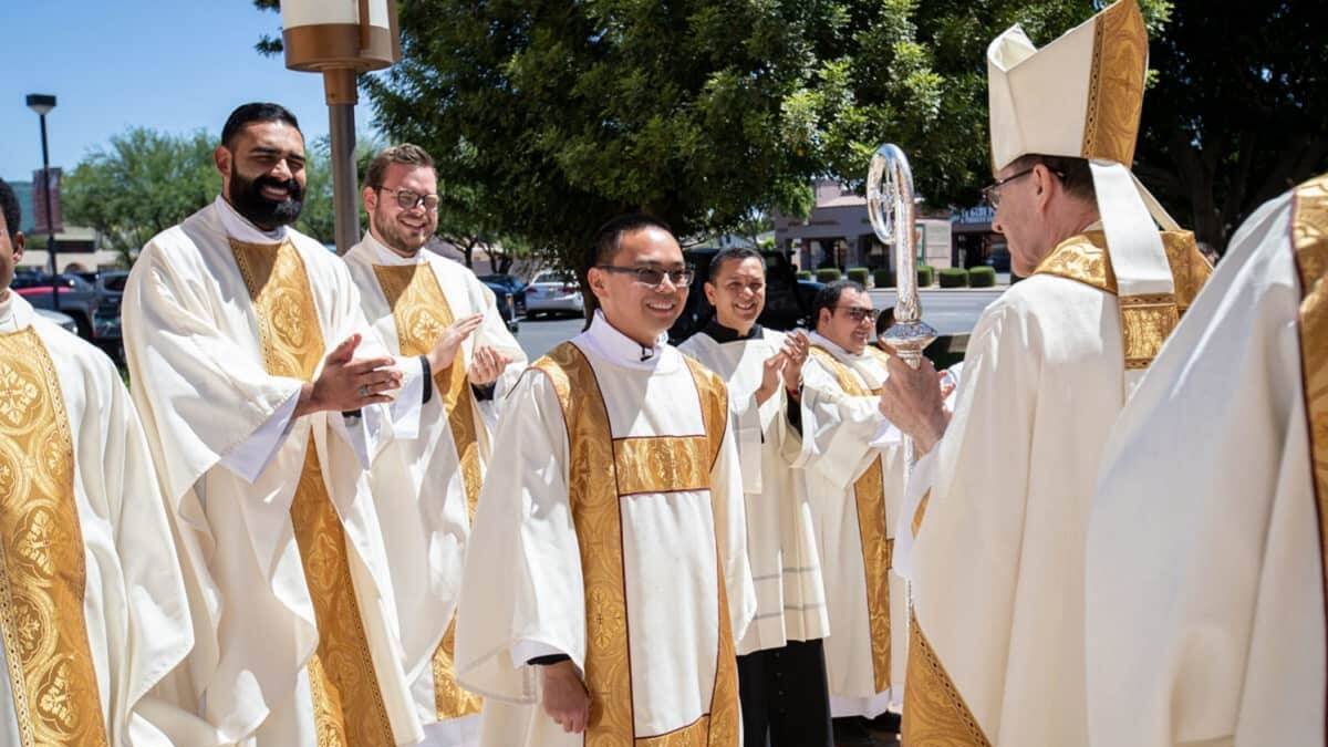 Anthony Dang empezó a abrir la puerta a la vocación religiosa sin ser consciente de ello tras el accidente de su familia / The Catholic Sun
