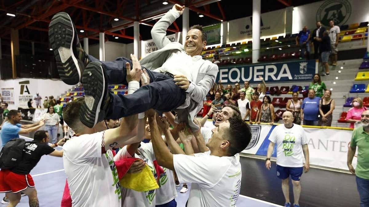 Tete, con un equipo semiprofesional, ha ganado la Copa del Rey y ascendido a primera división de fútbol sala.