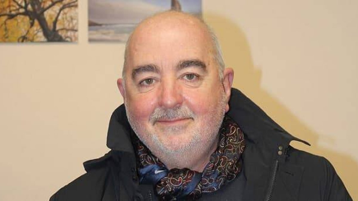 José Ramón Castañón es uno de los seis capellanes del HUCA, el gran hospital de Asturias / Iglesia en Asturias