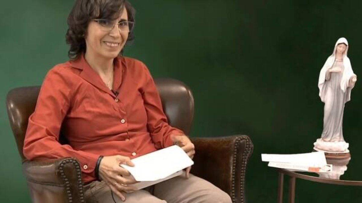 Reyes García narra su historia de superación ante la adversidad y la dificultad, aferrada a su deseo de encontrar a Dios, el amor y la felicidad.