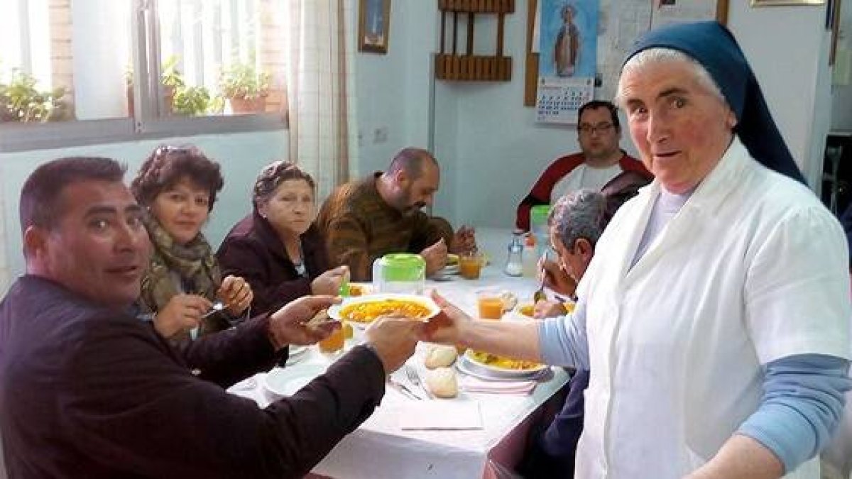 El comedor Santa Teresa de Málaga, activo desde 1980, en una foto de 2019, una de las más de 9.000 obras sociales de la Iglesia