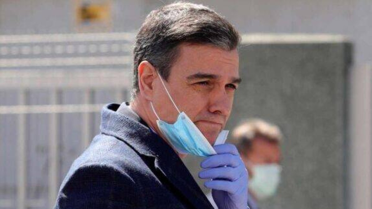 Pedro Sánchez parece tener miedo a contagiarse de algo si felicita las fiestas cristianas por su nombre, pero sí felicita Ramadán y Eid al Fitr