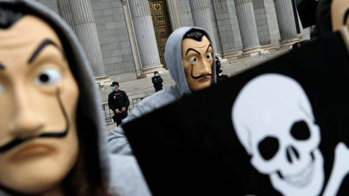 El Gobierno ha aprovechado el estado de alarma por la pandemia para tramitar sin debate una ley como la de eutanasia, que afecta a derechos fundamentales.