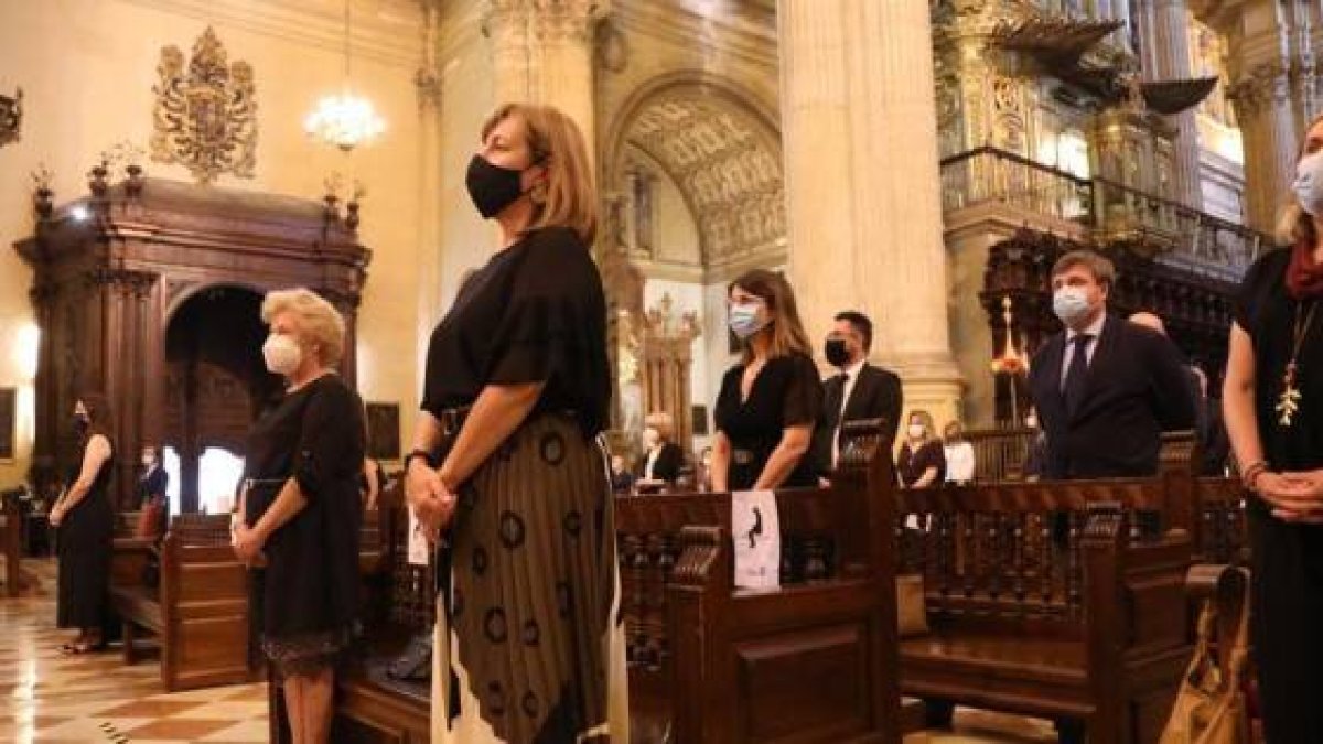 Un funeral por un fallecido de coronavirus en Málaga... con la pandemia ha aumentado la práctica religiosa, cuando lo permiten los confinamientos