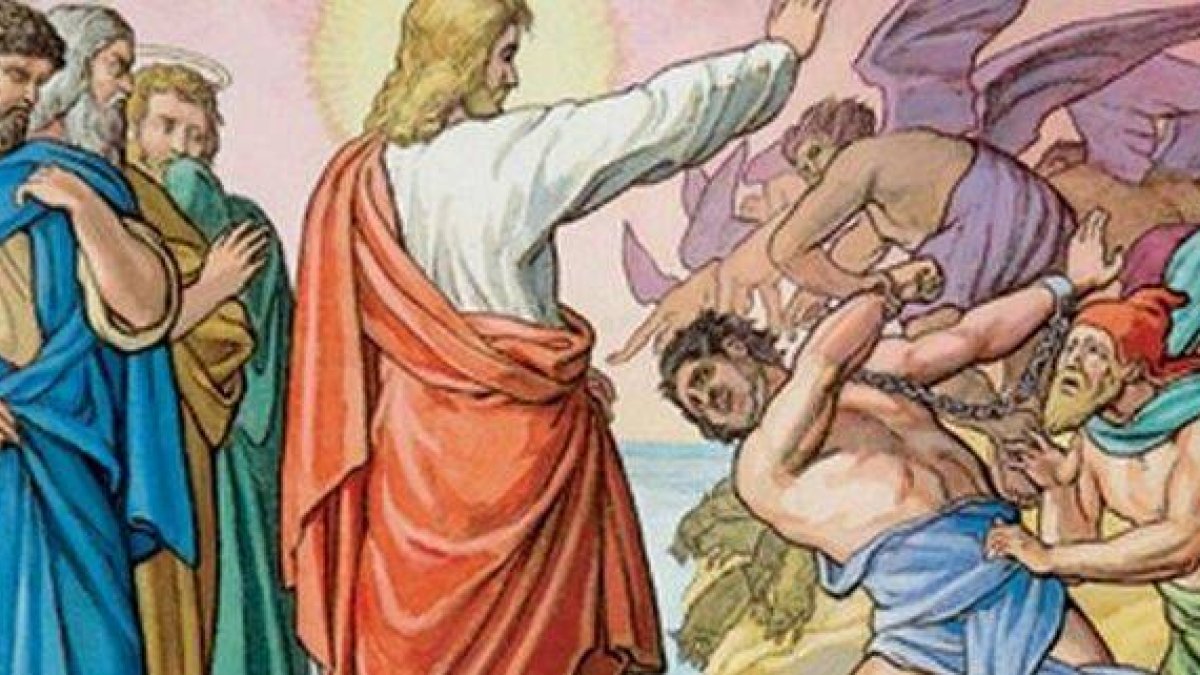 Cristo es el Santo de Dios. Arrodillémonos.