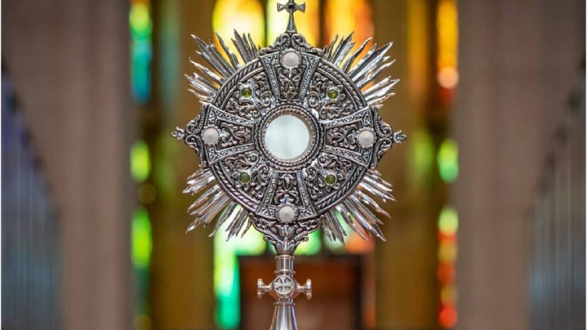 Cada año la Vigilia del Corpus Christi en Barcelona reúne a un mayor número de gente