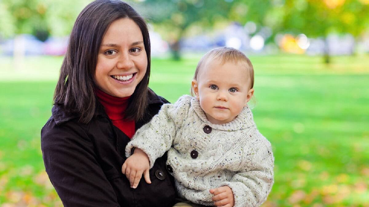 Zoe es ahora también una joven madre, y se siente orgullosa de que su madre no la abortara