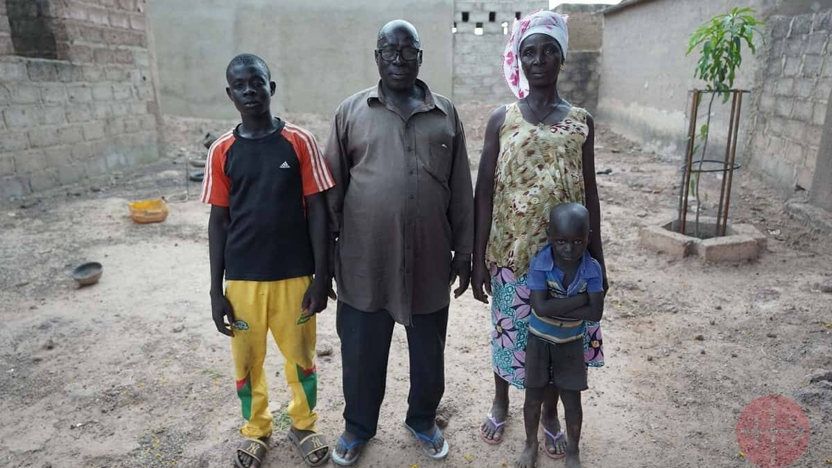 Bartholemew tuvo que huir con su mujer y sus dos hijos, perdiendo todo lo que tenían / Foto- ACN