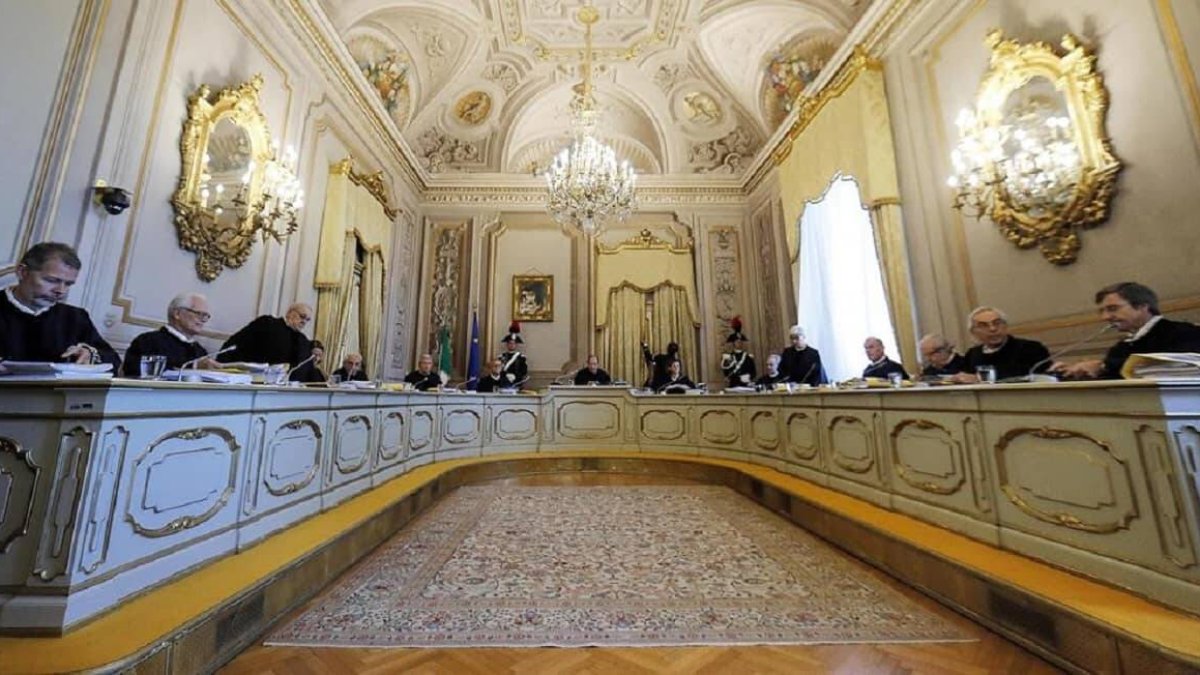 El Tribunal Constitucional afirma que con la eutanasia “no se preservaría la defensa mínima constitucionalmente necesaria de la existencia humana”.