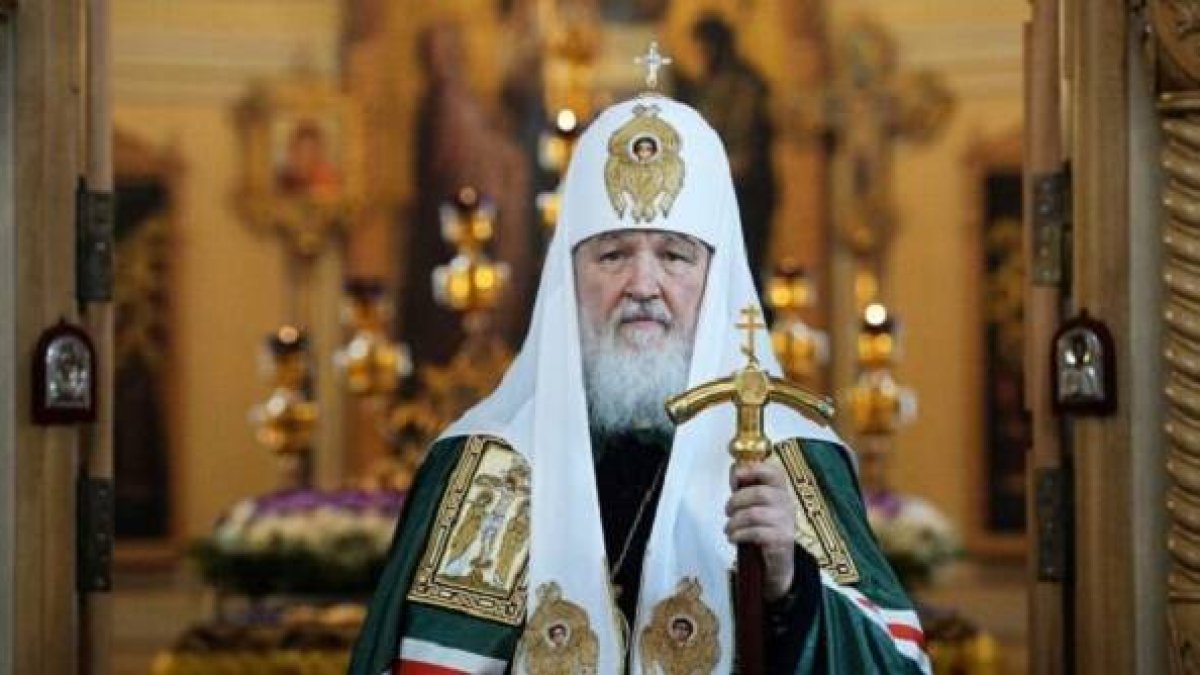 Cirilo, Patriarca de la Iglesia Ortodoxa Rusa, está enfrentado a la nueva Iglesia Ucraniana, a Constantinopla, Grecia y Alejandría...