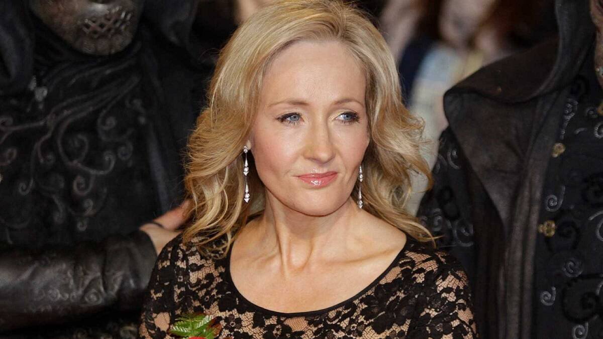 JK Rowling se autodefine como feminista y por ello se muestra contrario a las políticas de género