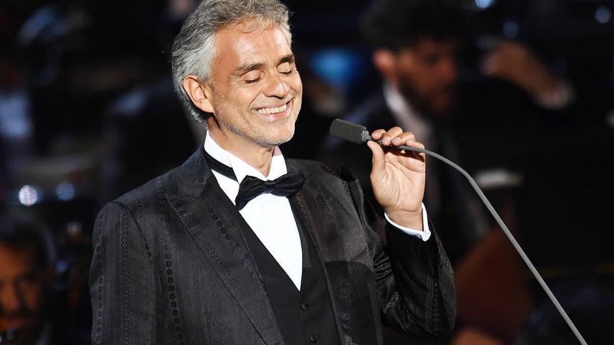 Andrea Bocelli es un tenor de talla internacional y que nunca ha ocultado su fe católica