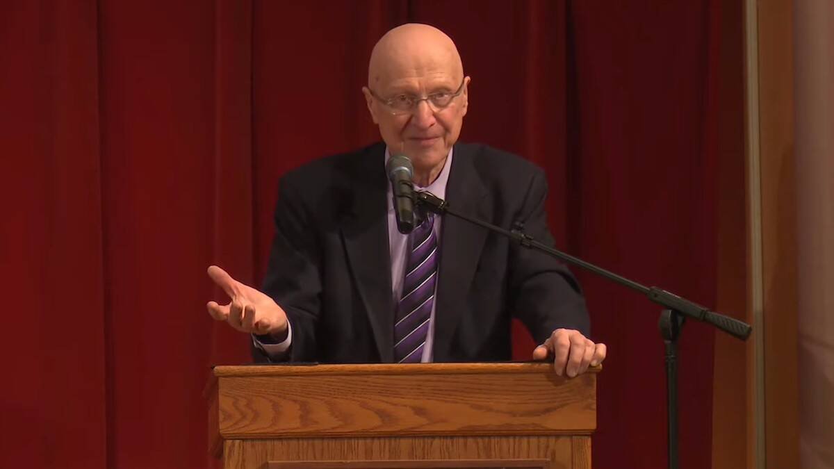 A lo largo de décadas de magisterio oral y escrito, Peter Kreeft ha otorgado solidez filosófica al pensamiento católico a través de sus libros y sus discípulos. Foto: conferencia en la universidad franciscana de Steubenville en la primavera de 2020.