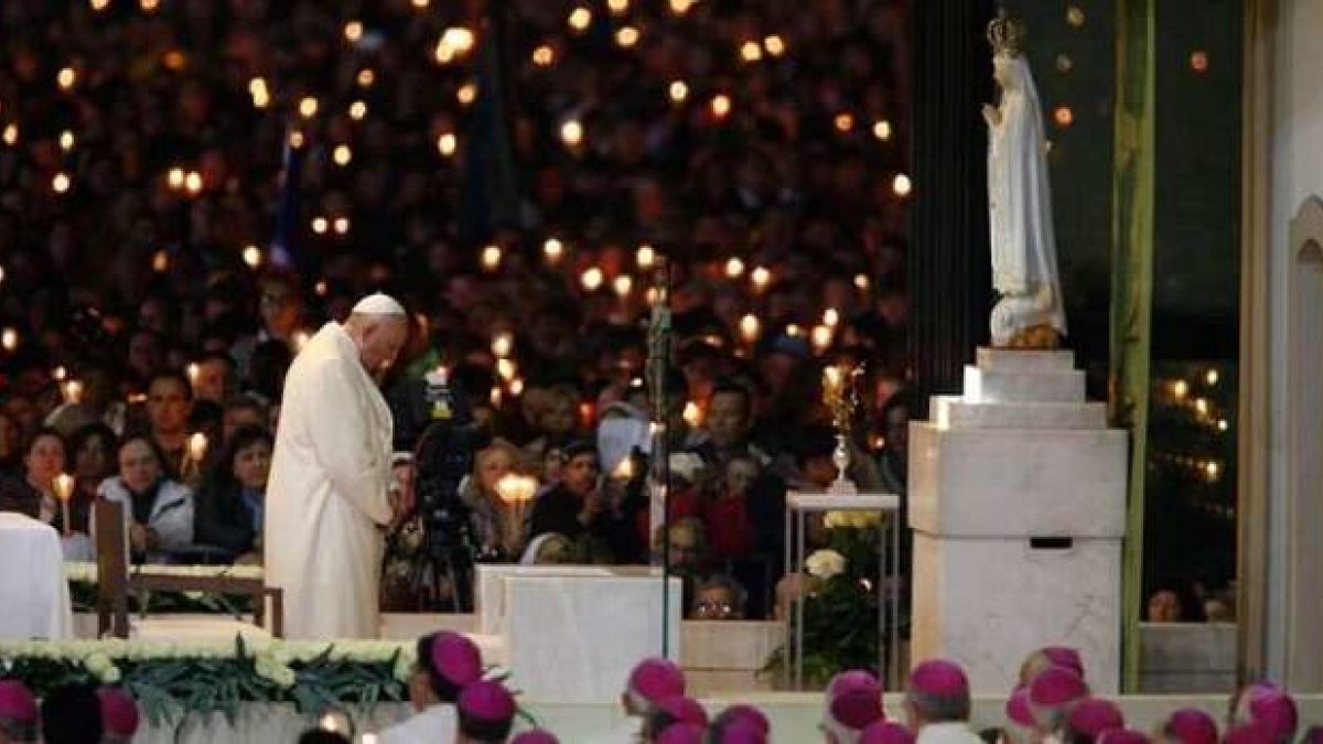 Francisco en 2017 cuando visitó el santuario de Fátima por el centenario de las apariciones