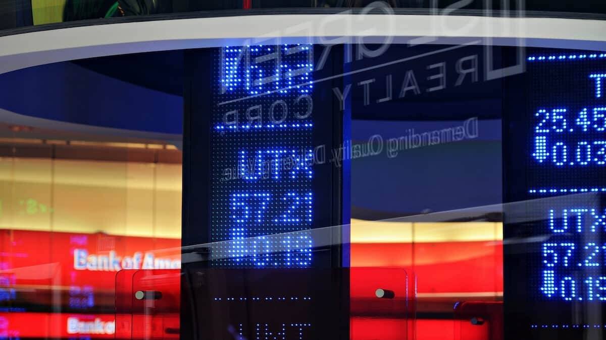 Daniel M. Bell no cuestiona que el capitalismo funciona: se pregunta qué ocurre allí donde funciona. Foto: Oren Elbaz / Unsplash.