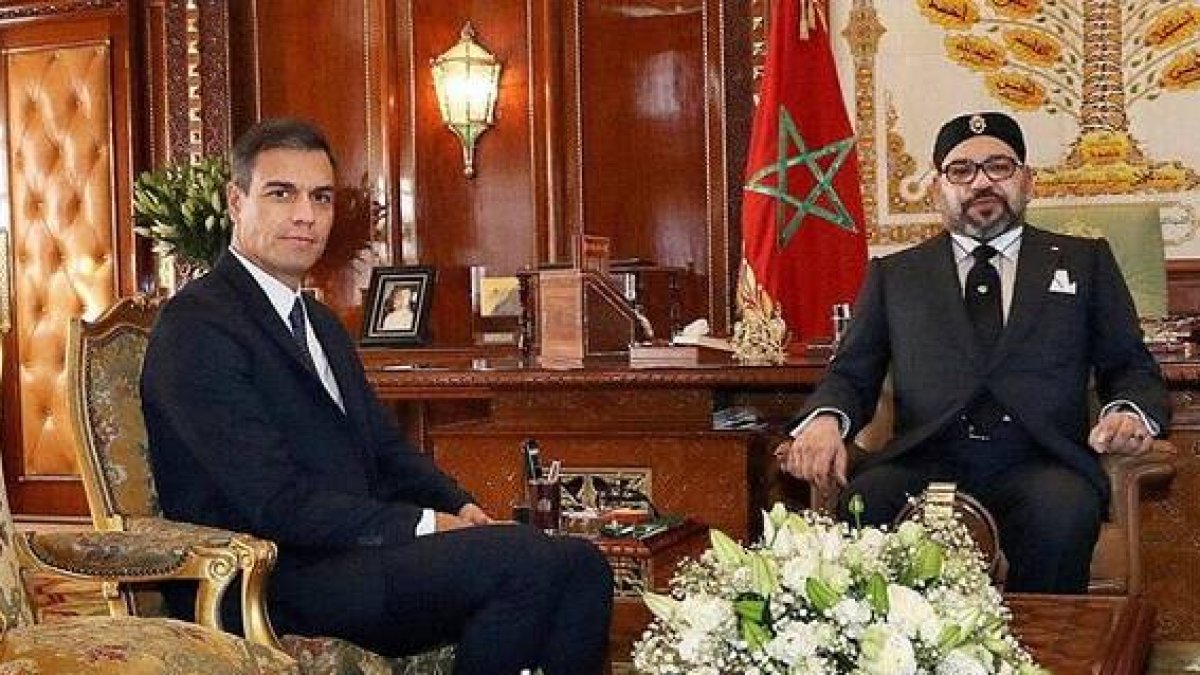 Pedro Sánchez con Mohamed VI, rey de Marruecos, a principios de mes... Sánchez a veces felicita Ramadán, nunca Pascua ni Navidad