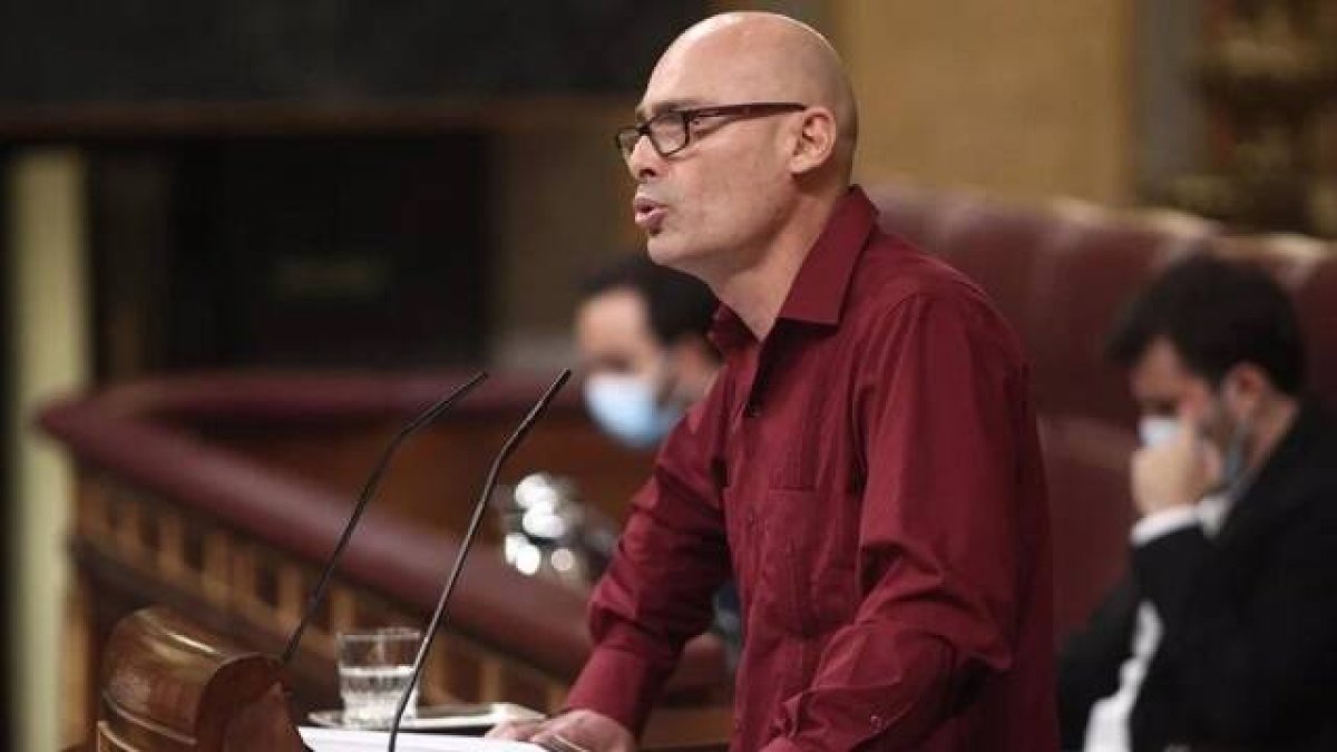 El diputado de Podemos Txema Guijarro pone sobre la mesa del congreso la cara más laicista de Unidas Podemos mediante una proposición no de ley.