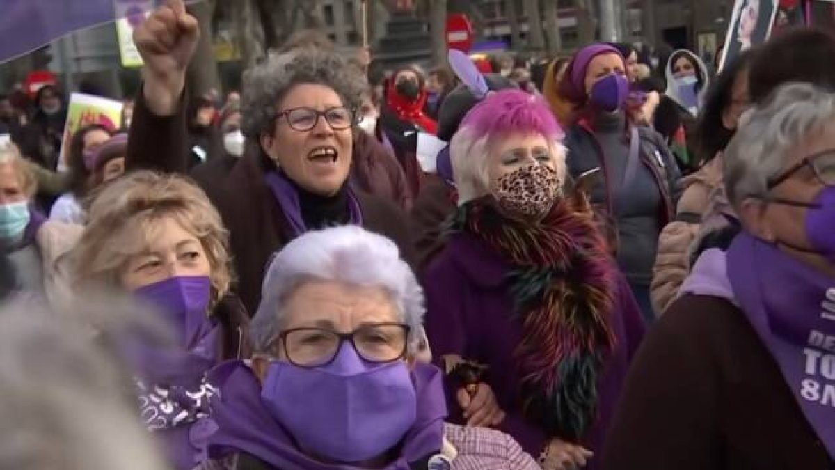 El borrador de la nueva ley del aborto que se discutirá el próximo martes en el Consejo de Ministros contempla la persecución legal a la práctica de los vientres de alquiler, pero también permitirá el aborto a menores sin permiso paterno.