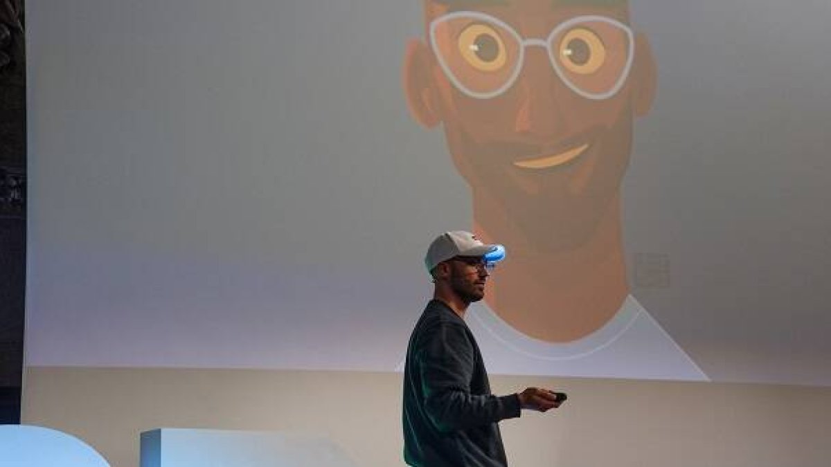 El dibujante Samlo, muy seguido en Instagram, es popular por sus dibujos de la Virgen y de Jesús - habló en las SCB Talks de Barcelona