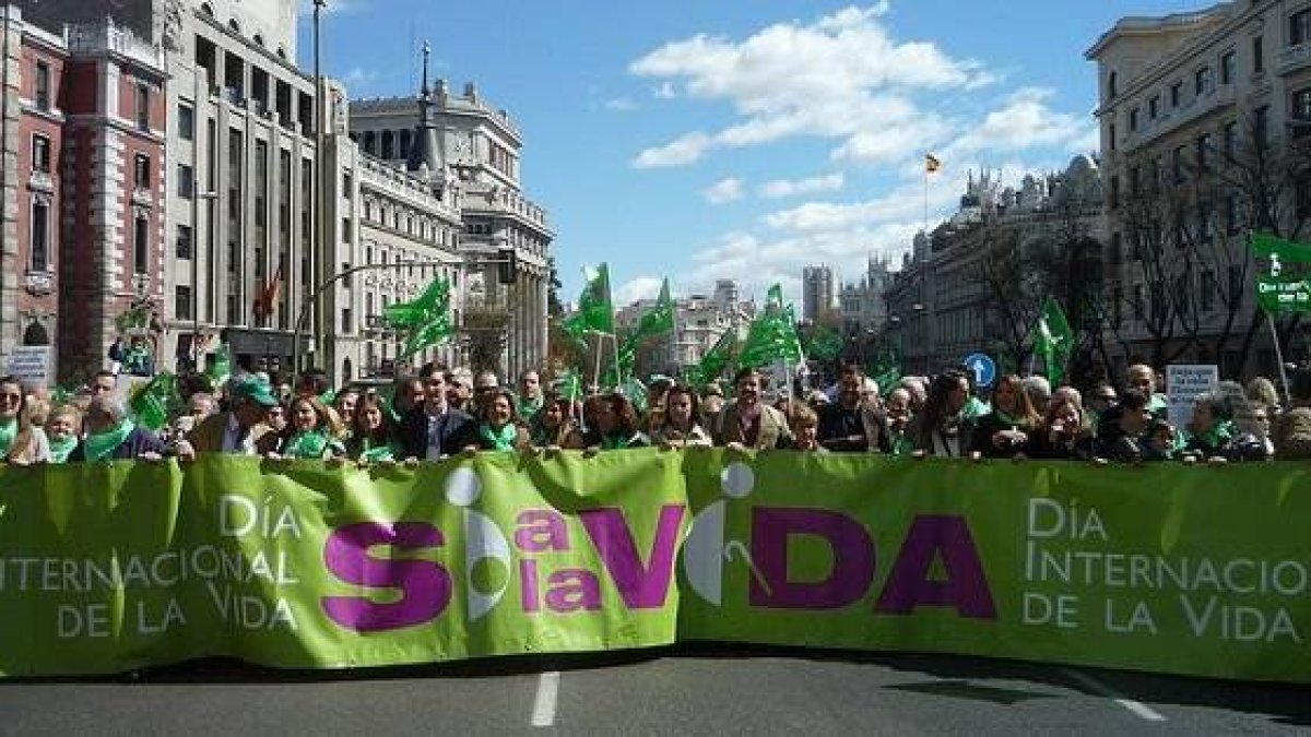 Marcha Sí a la Vida en Madrid en 2014 - el 25 de marzo es el Día Internacional de la Vida Humana
