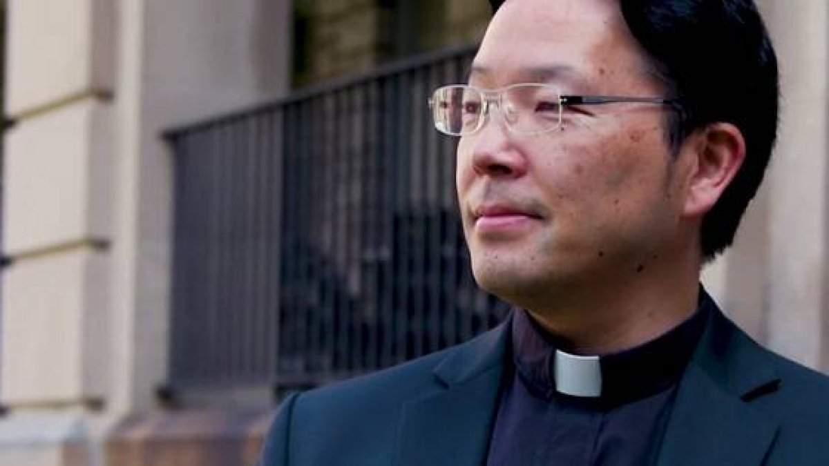 Sang Woo Chi sintió la llamada de servir a Dios desde niño... pero ha tardado mucho en ordenarse