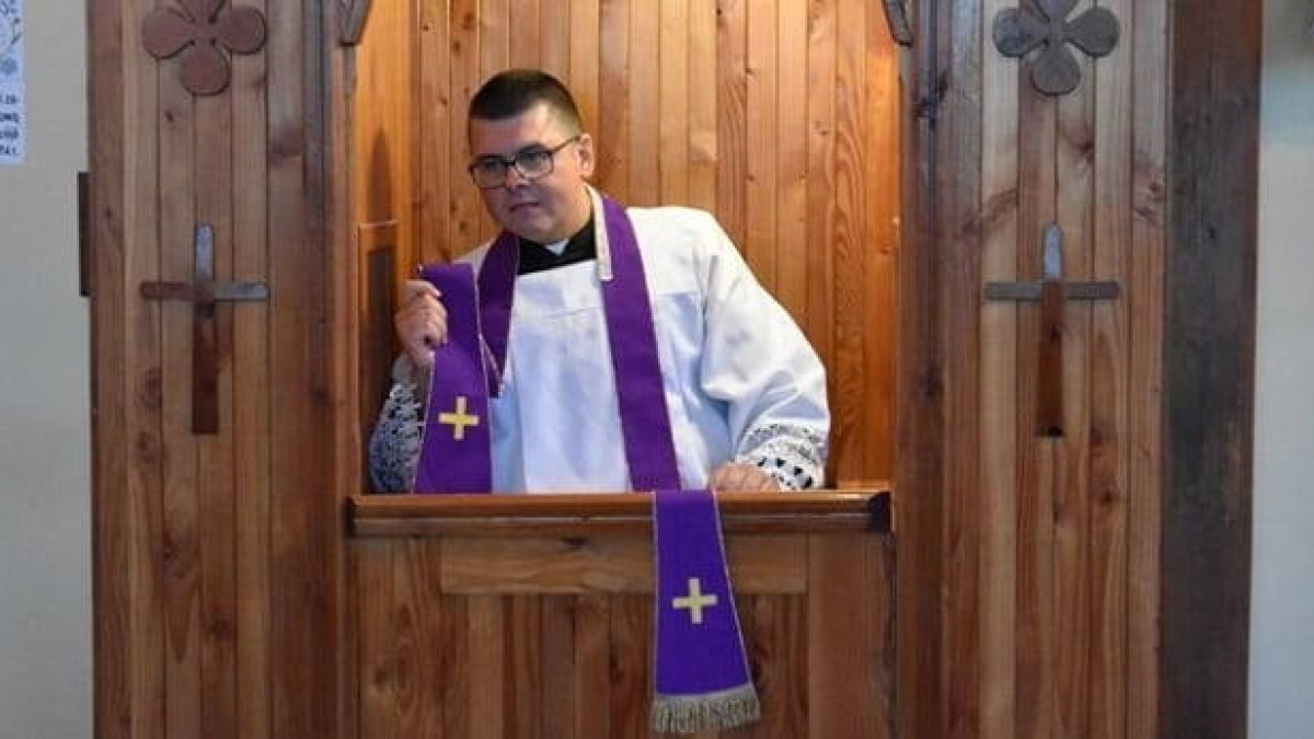 Sebastián Wydrowski, joven sacerdote polaco, encauzó su vocación gracias a la belleza de la liturgia.