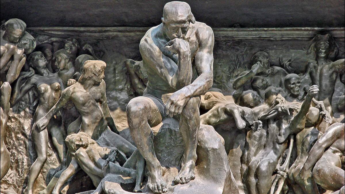 La dignidad del hombre consiste en buscar la Verdad y el Bien conforme a su razón y su naturaleza. 'El pensador' de Auguste Rodin (1890) en el tímpano de la Puerta del Infierno, Museo Rodin,  foto de Jean-Pierre Dalbéra, Wikipedia.