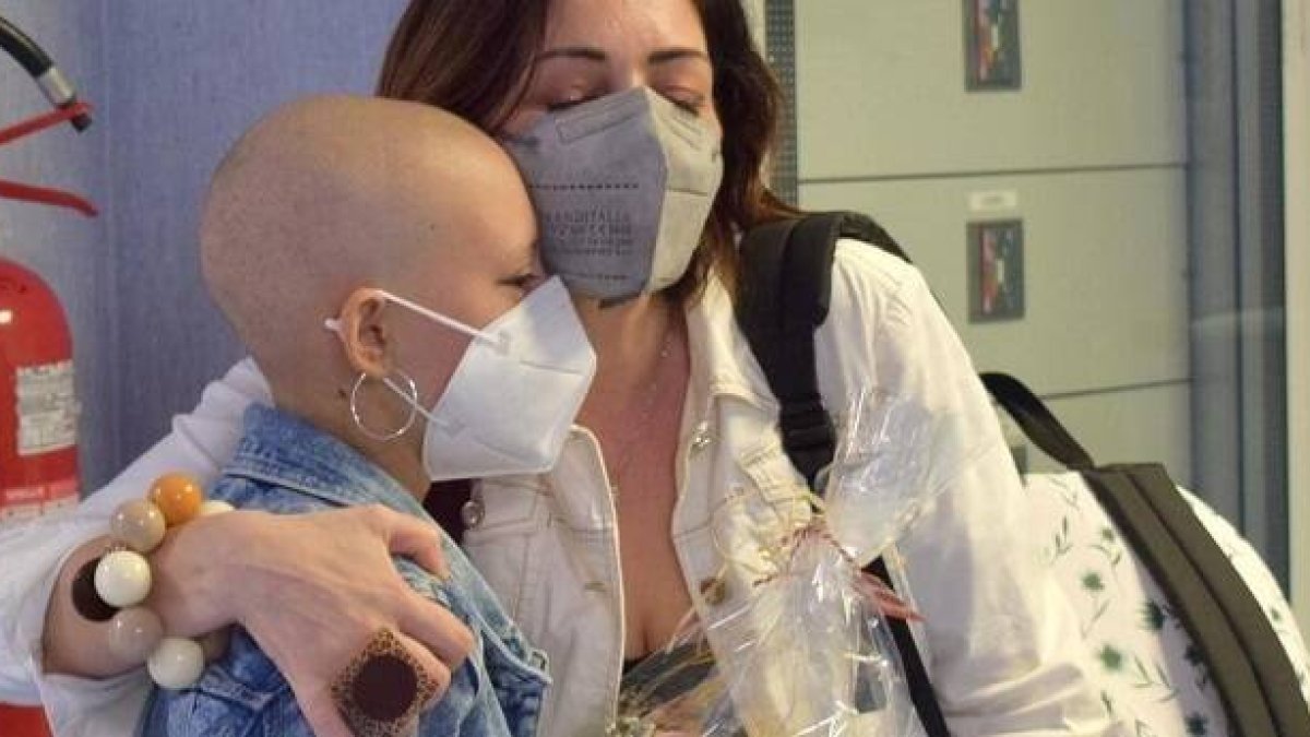 Una joven paciente del Hospital Niño Jesús, del Vaticano - se especializa en investigar enfermedades raras y tumores