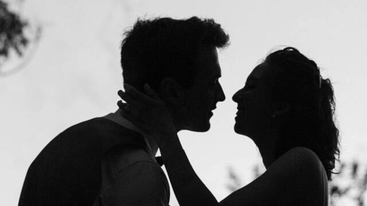 Dios ha hecho algo asombroso con el amor entre esposo y esposa... y la Teología del Cuerpo lo explica